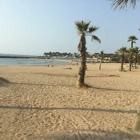 Pins Parasol דירה Fréjus